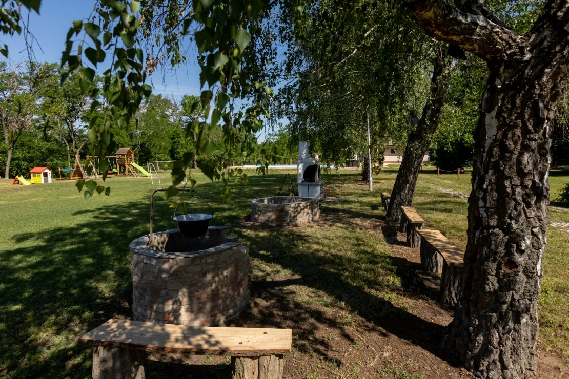 nekeresd-birtok-nyugalom-kikapcsolodas-szallas-medence-jacuzzi-udvar-nemesker-14